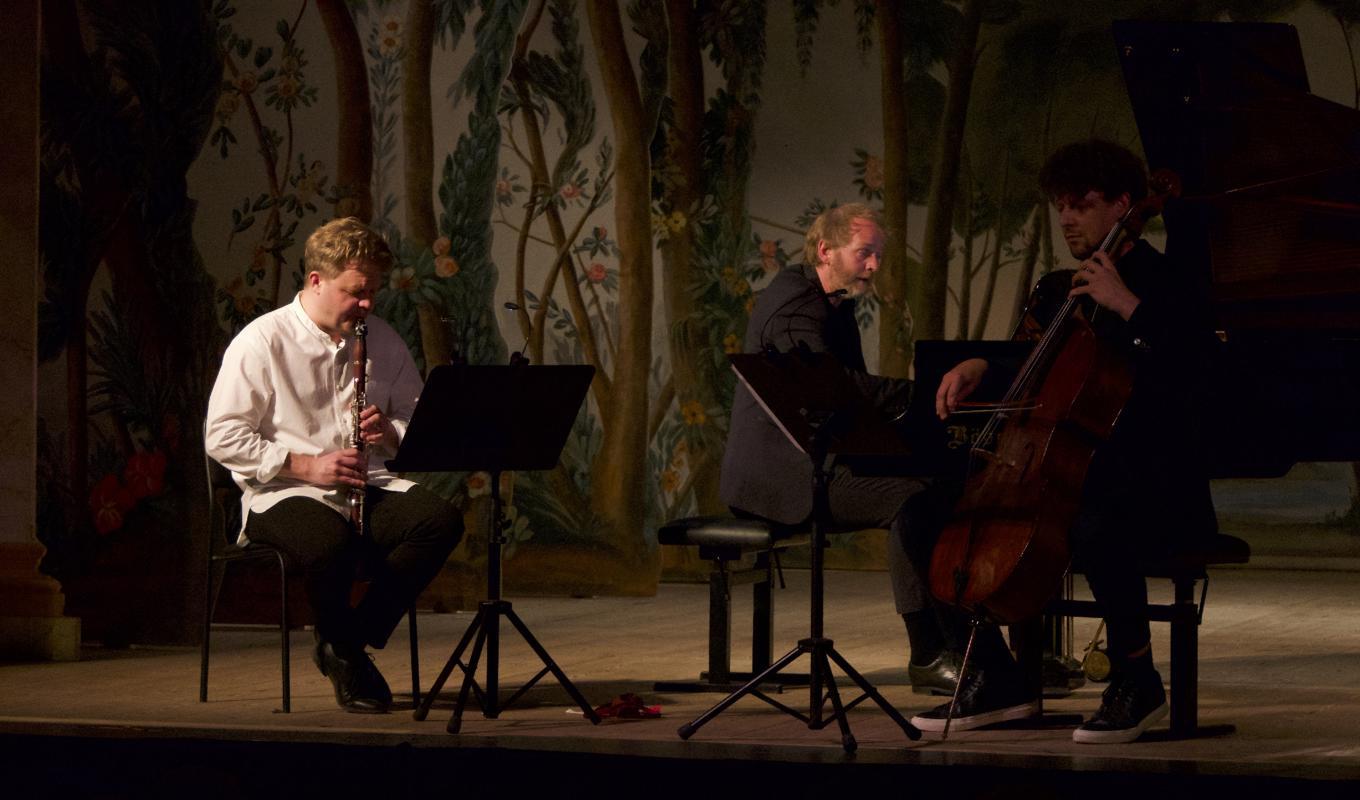 I framförandet av Brahms trio i a-moll för klarinett, violoncell och piano fanns det mycket som var av allra yppersta klass. Foto: O/Modernt