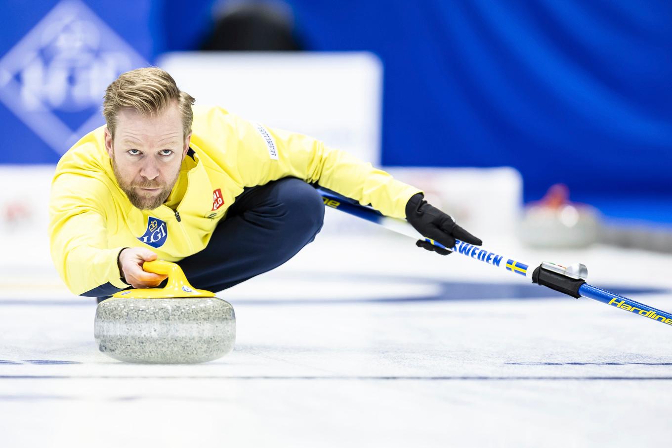 Lag Niklas Edin är fortsatt obesegrat i curling-VM i Schweiz. Arkivbild. Foto: Michael Buholzer/AP/TT
