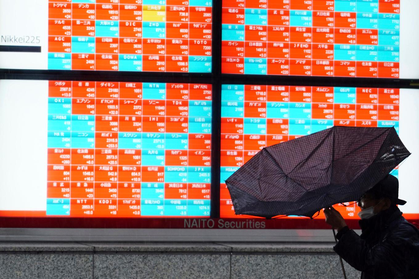 Dystert på Tokyobörsen. Arkivbild. Foto: Eugene Hoshiko/AP/TT