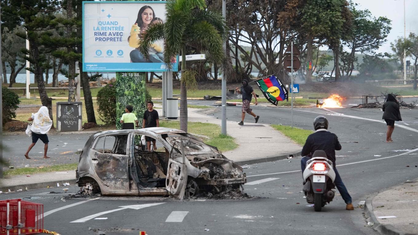 Förödelse i staden Noumea i Nya Kaledonien i samband med de våldsamma upploppen. Foto: Delphine Mayeur/AFP/TT