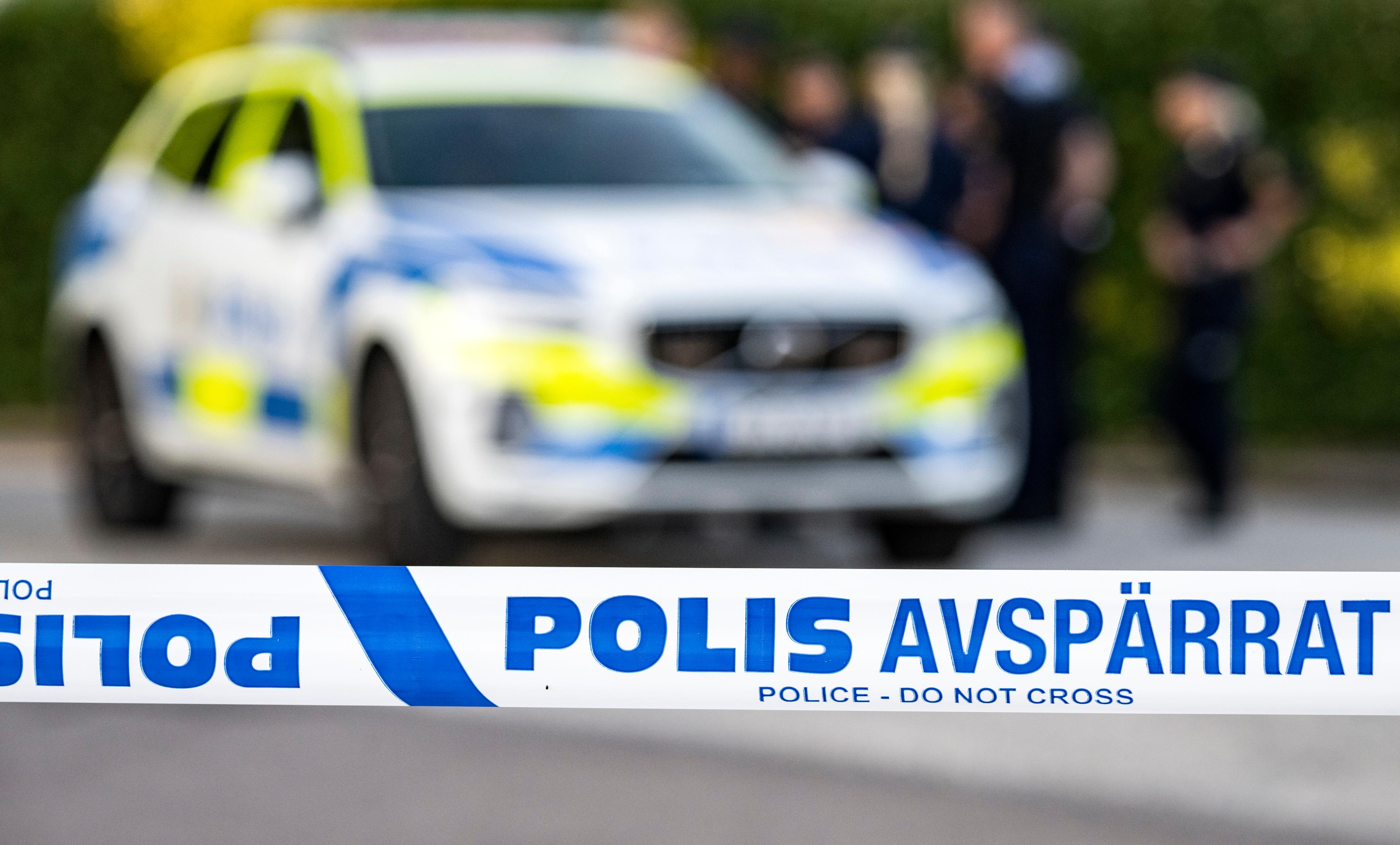 Polisen har spärrat av i ett bostadsområde i Timrå. Arkivbild. Foto: Johan Nilsson/TT