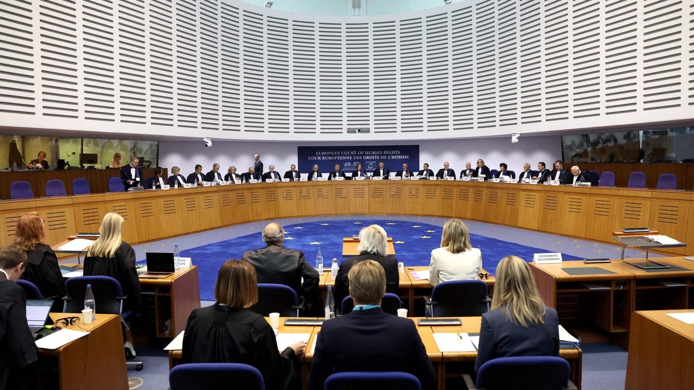 Europeiska domstolen för de mänskliga rättigheterna (ECHR) sammanträder i Strasbourg. Enligt en rapport påverkas domstolen av NGO:er med stora tillgångar. Foto: Frederick Florin/AFP via Getty Images