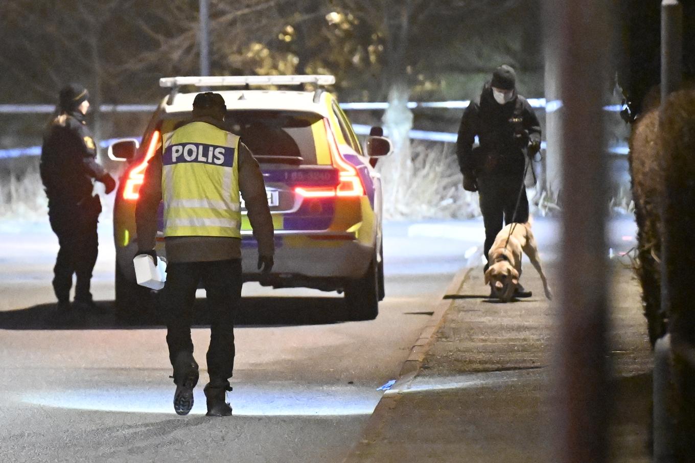 Polis på plats i Gullvik i Malmö. Foto: Johan Nilsson/TT
