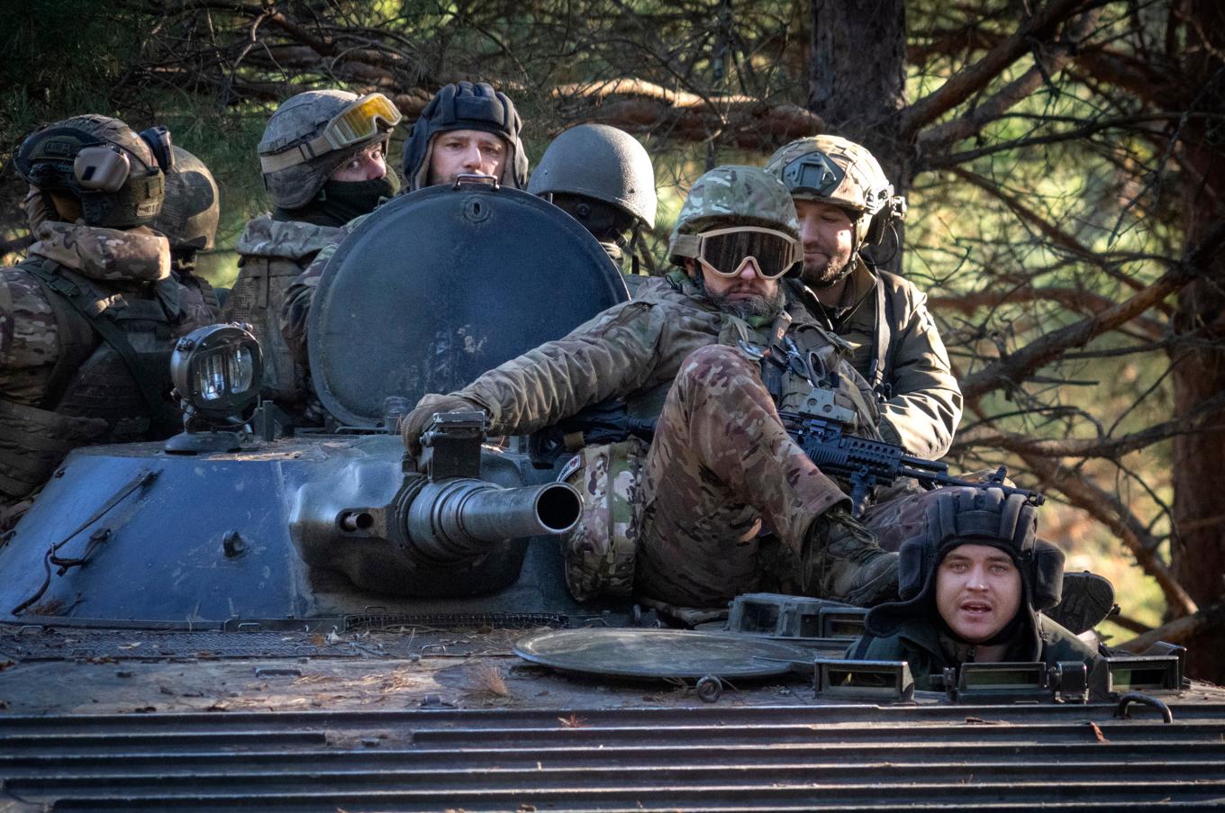 Ukrainska rekryter övar i norra Ukraina. Arkivbild. Foto: Efrem Lukatsky/AP/TT