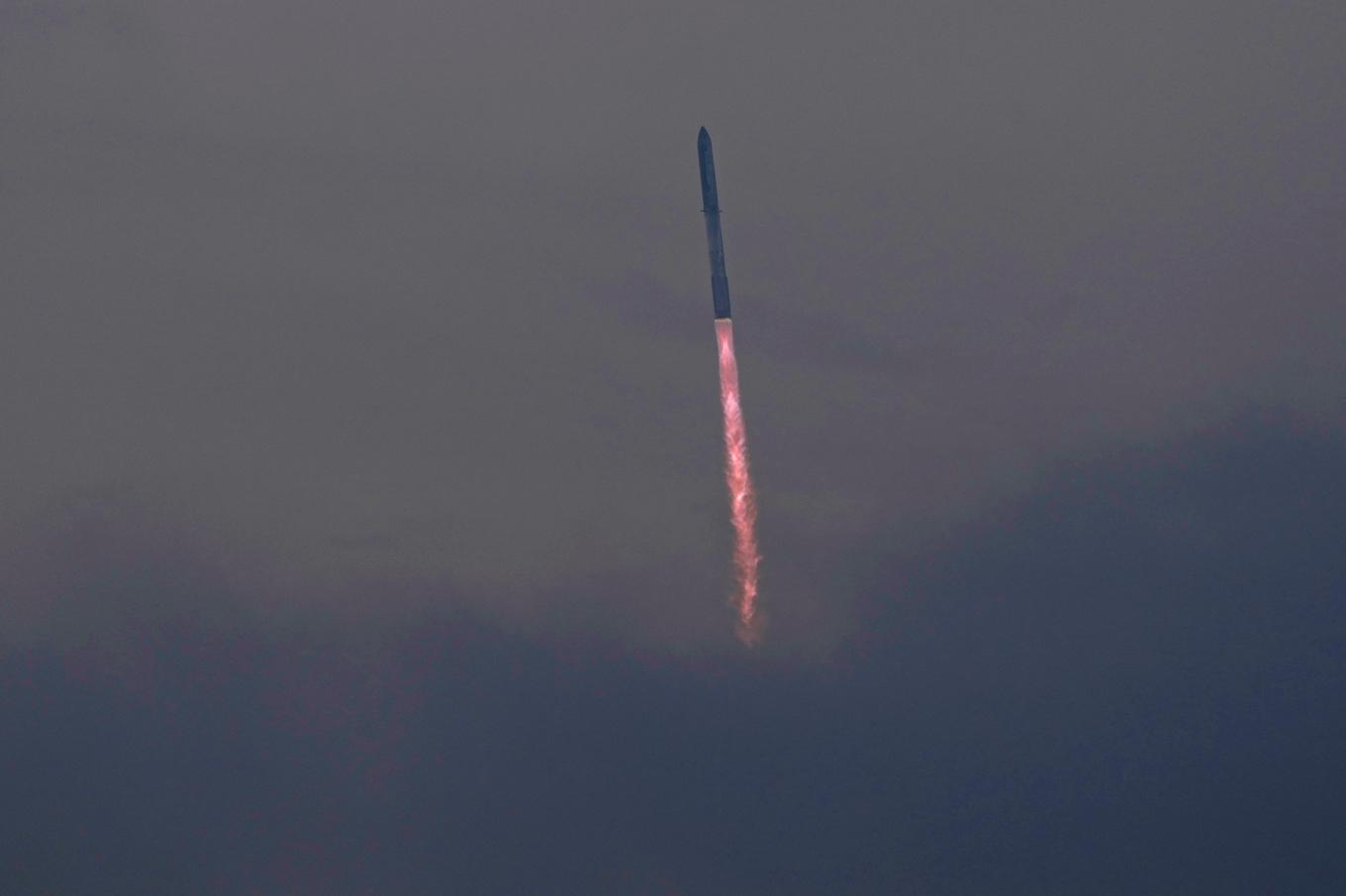Jätteraketen Spaceship under den tredje testuppskjutningen i mars i år. Foto: Eric Gay/AP/TT