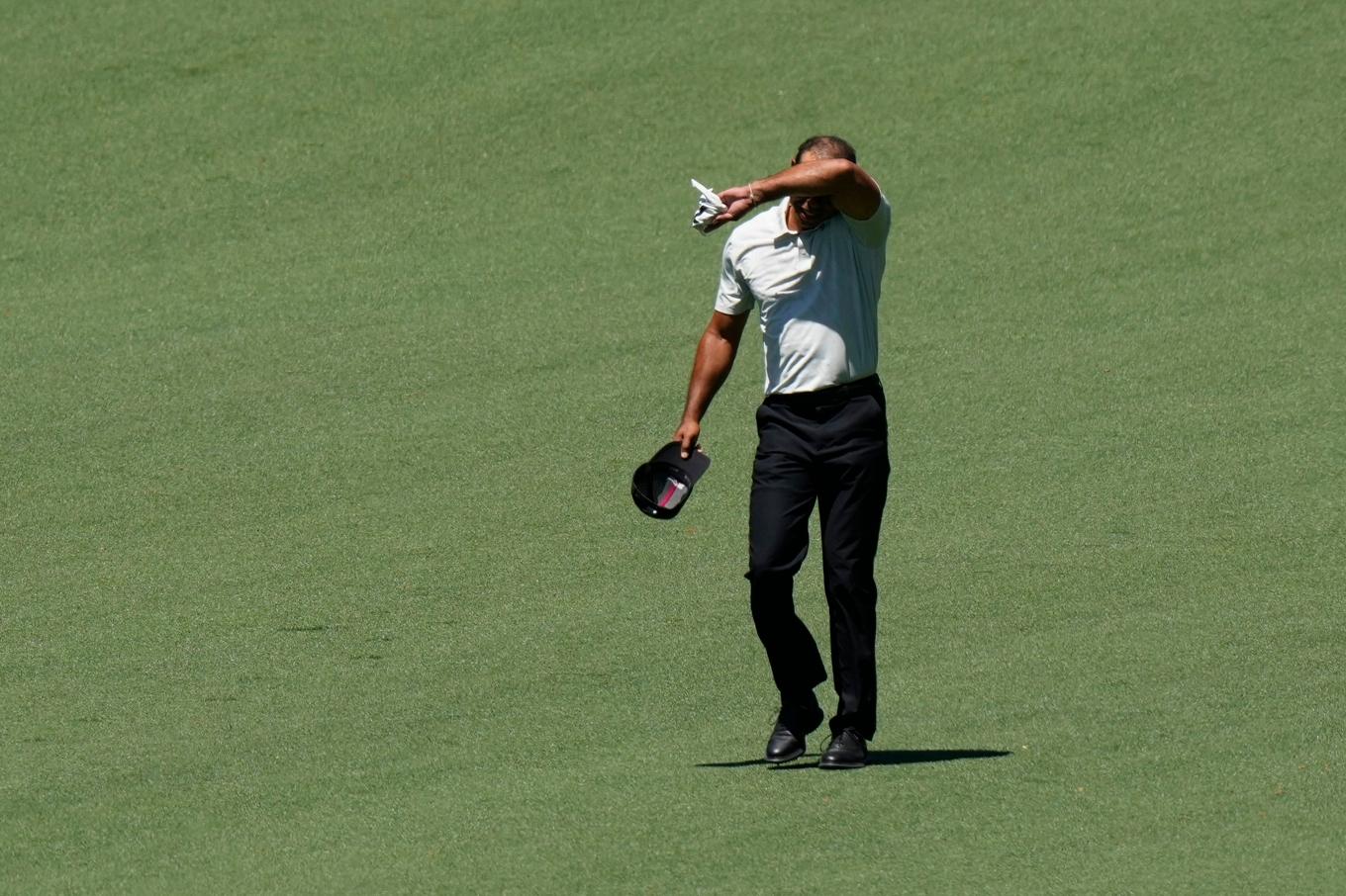 Tiger Woods hade ingen rolig lördag på Augusta. Foto: Matt Slocum/AP/TT