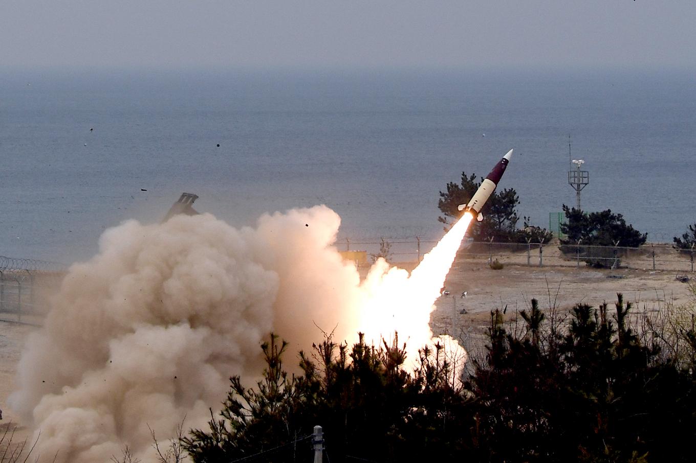Bild på en Atacams som avfyras under en militärövning i Sydkorea. Arkivbild. Foto: Sydkoreas försvarsdepartement via AP/TT