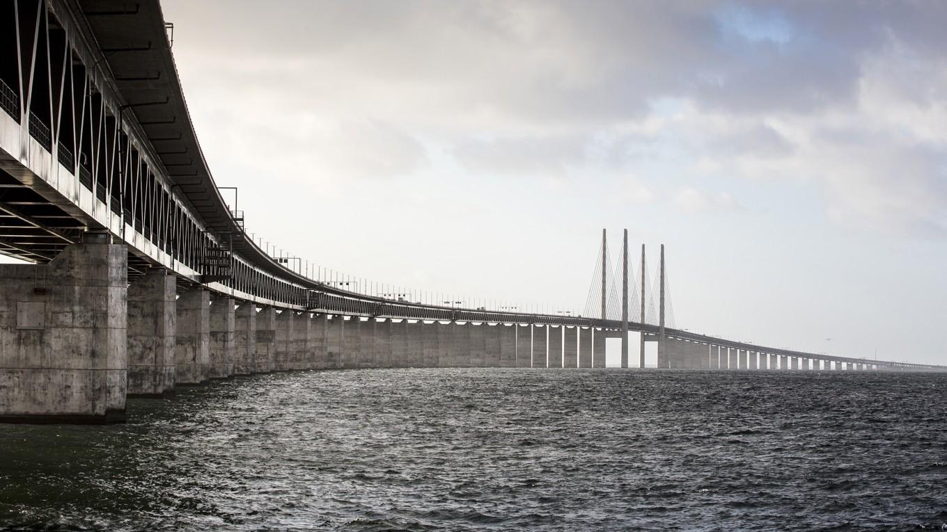 Det var år 2000 som Öresundsbron invigdes och blev den första fasta förbindelsen för järnväg och väg mellan Sverige och Danmark. Foto: Johan Wessman