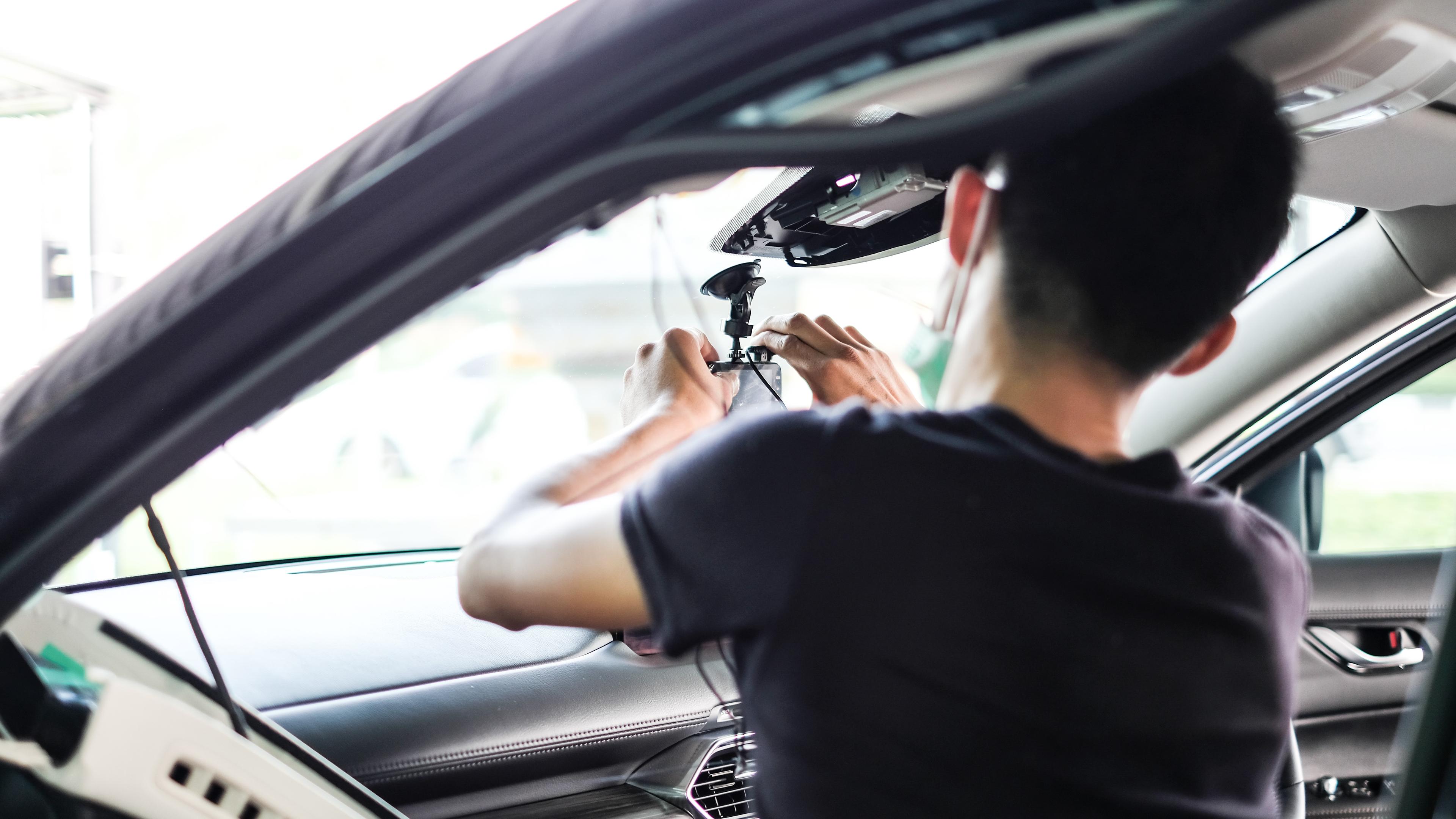 Det finns många kameror i bilarna, och om inte de räcker kan bilföraren beställa fler kameror som tillval. Foto: Kpakook/Shutterstock