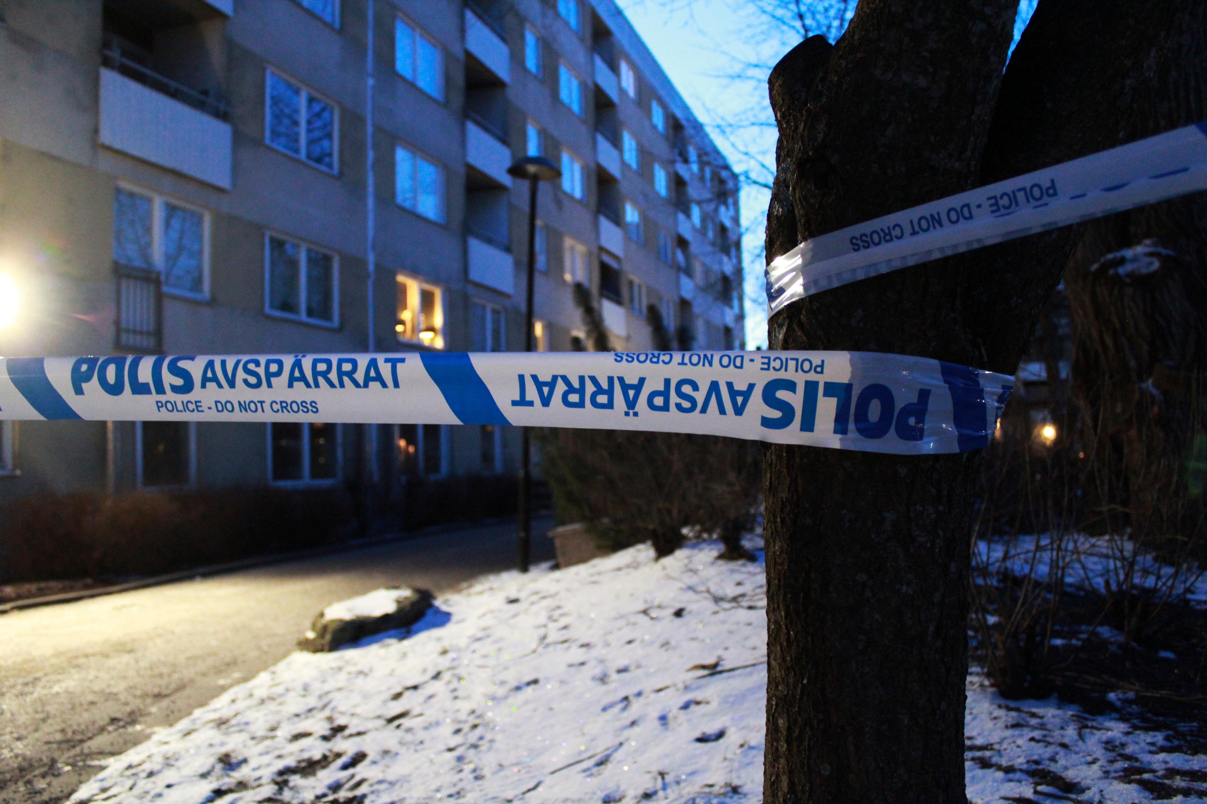 Polisavspärrningar efter skottlossningen i Flemingsberg, söder om Stockholm i mars 2023. Foto: Marko Säävälä/TT