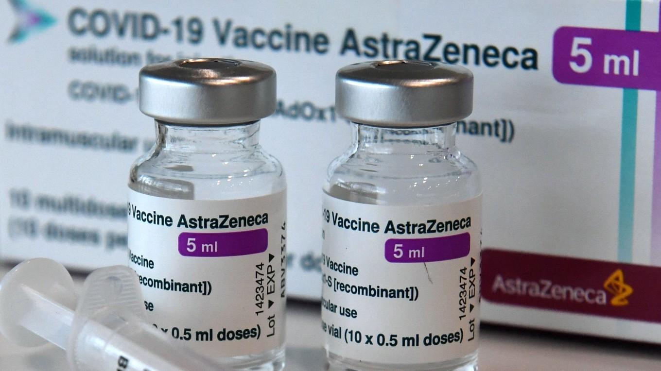 Läkemedelsjätten Astra Zeneca drar tillbaka sitt covid-19-vaccin. Foto: Christof Stache/AFP via Getty Images