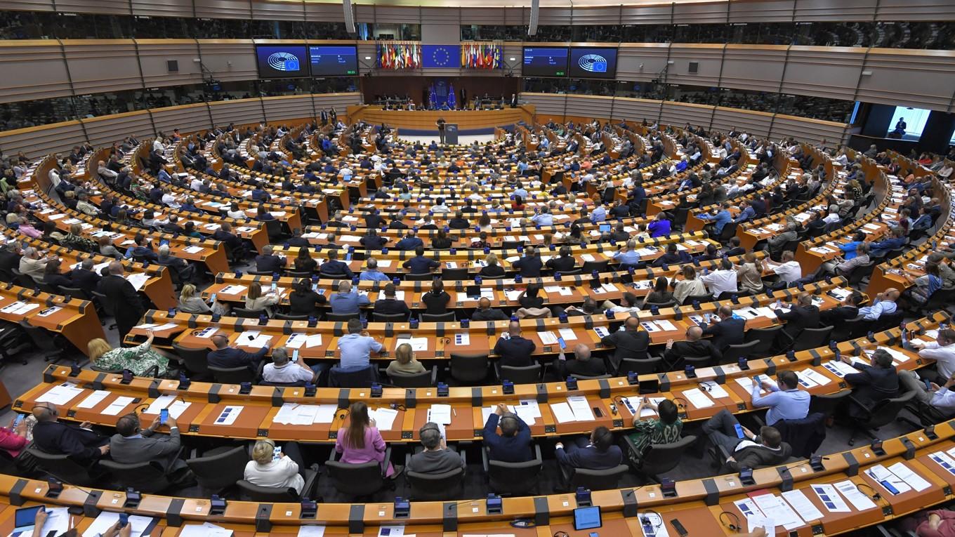 Valet till EU-parlamentet den 9 juni inspirerar många att locka väljare. Alla framstår inte som helt seriösa, men kan ibland ses som en protest mot de etablerade partierna. Foto: John Thys/AFP via Getty Images