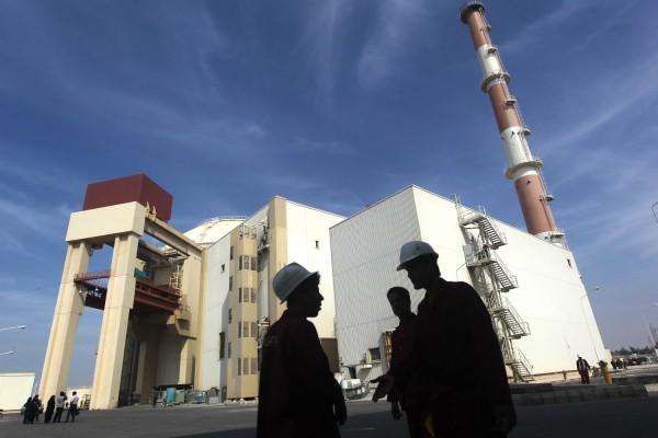 Ryskbyggt kärnkraftverk i Bushehr i södra Iran, 1200 km söderut från Iran. (Foto: AFP/Majid Asgarpour) 