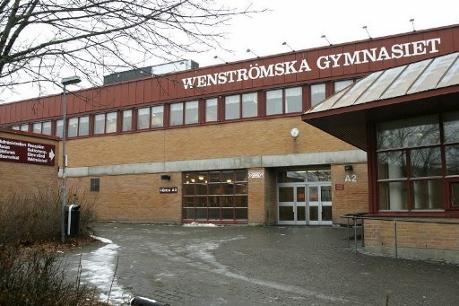 En bild av alla de skolor som finns i Sverige. Den här ligger i Västerås och drabbades 2007 av ett numera ganska vanligt fenomen, hot. (Foto: Peter Arwidi / AFP)