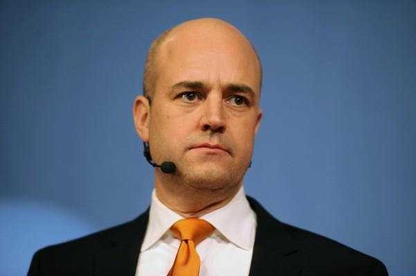En allvarlig Fredrik Reinfeldt höll presskonferens i Rosenbad under eftermiddagen, angående valresultatet. (Foto: AFP/Odd Andersen)