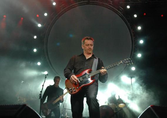 Magnus Nilsson liksom resten av Shine On framför Pink Floyds musik med stor respekt. 
