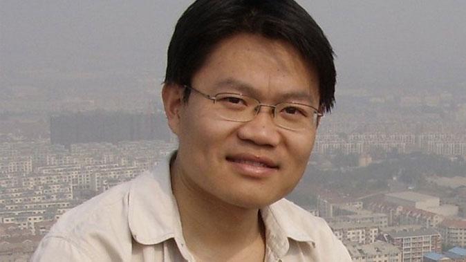 Den kinesiske människorättsadvokaten Wang Yonghang är förlamad efter att ha torterats brutalt i kinesiskt fängelse, där han suttit sedan 2009. (New Tang Dynasty Television)
