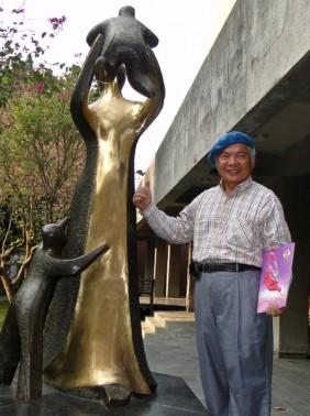 Cheng Chun-hsiung, berömd skulptör i Taiwan såg Shen Yun Performing Arts i Tainan den 16 mars (Foto: Li Fangru/The Epoch Times)
