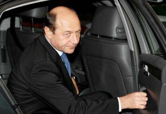 Baserat på en rapport om kommunismens gärningar i Rumäniens väntas landets president Traian Basescu i ett tal till parlamentet ta upp frågan om att förklara den forna kommunistregimen illegitim och kriminell. (Foto: Christophe Verhaegen/AFP)
