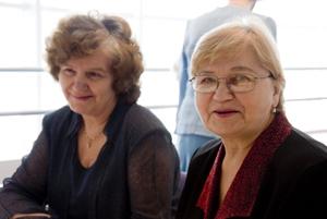 Eila Saviaro och Leena Lindfors uppskattar den djupgående kinesiska kulturen. Foto: Jan Jekielek/Epoch Times)