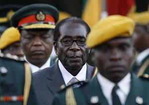 Zimbabwes president Robert Mugabe avlägger ed för en sjätte mandatperiod i Harare, den 29 juni 2008 efter att ha förklarat sig vinnare i enmansvalet. (Foto: Alexander Joe /AFP / Getty Images)