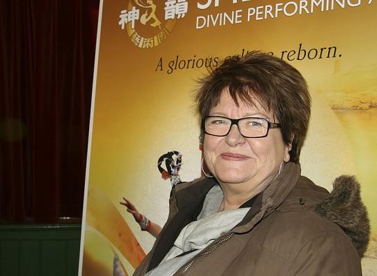 "Den är verkligen minnesvärd”, säger Birgitta Wensheim om Shen Yun Performing Arts föreställning i Stockholm på onsdag eftermiddag. (Pirjo Svensson/Epoch Times) 