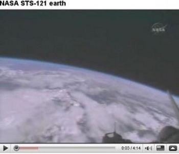 NASA:s foto på jorden från rymden i juli 2006. På den här stillbilden från en videofilm ses atmosfären tydligt. 
