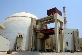 Ryskbyggt kärnkraftverk i Bushehr i södra Iran. Iran har gripit ett okänt antal "spioner" som påstås ligga bakom cyberattackerna på landets kärnkraftsanläggningar. (Foto: Atta Kenare/AFP/Getty Images)
