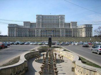 Parlamentpalatset i Bukarest, Rumänien. Rumänien har den högsta inflationen i EU. (Foto: The Epoch Times)