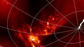 Forskarna har upptäckt dimma runt Titans sydpol. (Mike Brown/Caltech)
