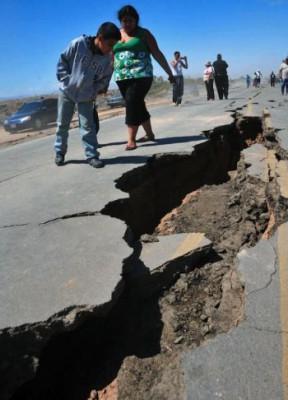 Jordbävningen den 6 april i Baja Kalifornien. Jordbävning i södra Kalifornien den 7 juli mätte 5,4 på Richterskalan. Epicentrum för jordbävningen var 48 km söder om Palm Springs. (Ivan Cruz / AFP / Getty Images) 