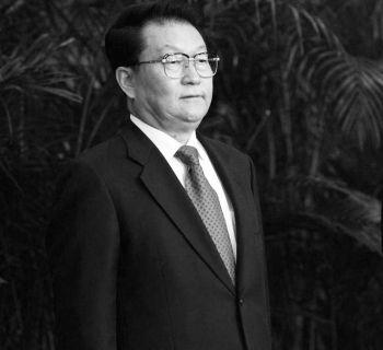 Li Changchun, medlem av det kinesiska kommunistpartiets politbyrå har anklagats för folkmord i en stämningsansökan som lämnats in i Irland. (Foto: Feng Li / Getty Images)