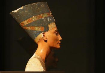 Drottning Nefertitis byst finns på Neuses museum i Berlin. (Foto: Andreas Rentz/Getty Images)