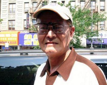 Hu Ping, kristen affärsman i Chinatown i New York, ger en intervju till Epoch Times. (The Epoch Times)

