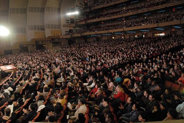 Radio City Music Hall i New York vid visningen av Chinese New Year Splendor. (Foto: Epoch Times)