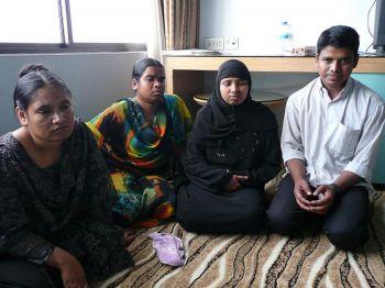 Arbetarna som deporterades tillbaka till Bangladesh träffade NLC och berättade sin historia. (Foto: NLC)