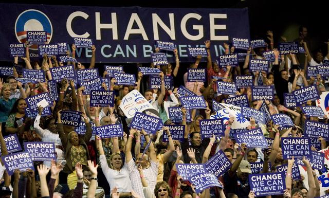 Anhängare hyllade Obama på en valmanifestation i Tampa, Florida den 20 maj 2008. (AFP PHOTO/Robert Browman/Getty Images)
