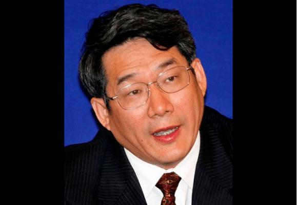 Liu Tienan, en mäktig kinesisk ekonomiplaneringstjänsteman, har uteslutits ur kommunistpartiet och är avsatt på grund av korruption. Misstankarna presenterades först av en känd journalist. Bilden är från 2009. (AP Photo/Eugene Hoshiko, File)