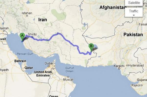 En karta från Google visar Bushehr, Iran (plats A) där jordskalvet med en magnitud på 6,1 inträffade den 9 april 2013. B visar platsen för det nu aktuella skalvet med en magnitud på 7,5-7,8 i Saravan den 16 april, 2013. (Skärmdump, Epoch Times)
