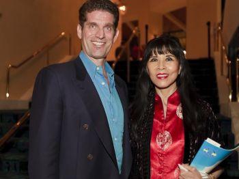 Chris Gordon, som är yrkesdansare gick tillsammans med sin vän Frances Yu för att se Shen Yun Performing Arts i Broward Center, Florida, USA, fredagen den 4:e februari. (Foto: Mark Zou/Epoch Times) 