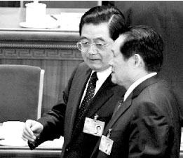 Hu Jintao samtalar med Zhou Yongkang. (AFP/Getty Images)