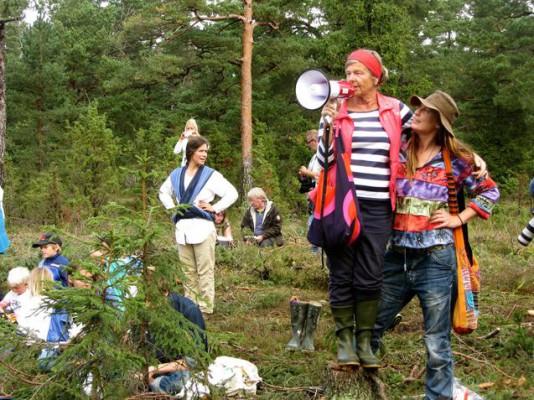 Aktivister som försökte stoppa avverkningarna i Ojnareskogen i augusti 2012. (Foto: Susanne W Lamm, Epoch Times)
