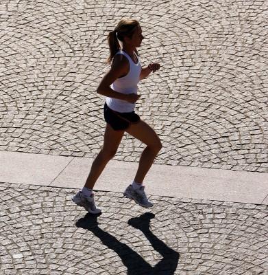 Kvinnor motionerar mer regelbundet än män visar en studie från SCB. (Foto: Greg Wood/AFP)