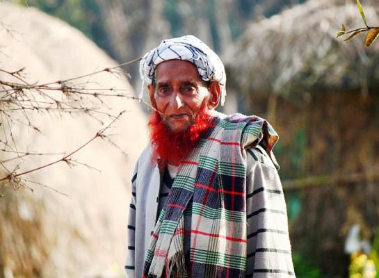 En man med traditionellt färgat skägg i Indiens nordligaste delstat Jammu och Kashmir. (Foto: Venus Upadhayaya/Epoch Times)
