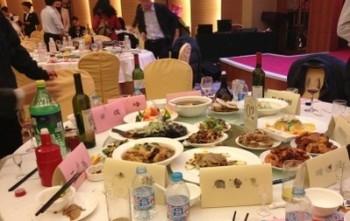 Partikadrer har lämnat sin middag på en Gansu-restaurang halväten. De statliga restaurangerna som representerar de olika provinserna i Kina har blivit en tillflyktsort för tjänstemän som vill spendera stora pengar på mat. (Arkivbild)
