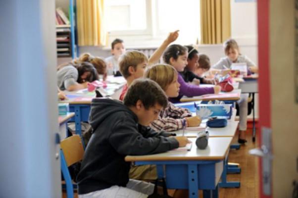 Föreningen för fritt språkval (Vapaa kielivalinta r.y.) har startat en kampanj för att svenskan i skolorna skall bli ett frivilligt val i stället för ett obligatoriskt. Bilden har inget samband med artikeln. (Foto: AFP/Frank Perry)