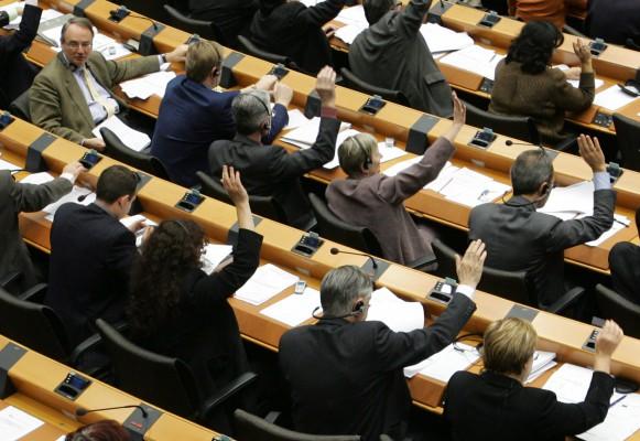 BELGIEN, Bryssel: Europeiska deputerade röstar i EU-parlamentet. (Foto:AFP/ John Thys)