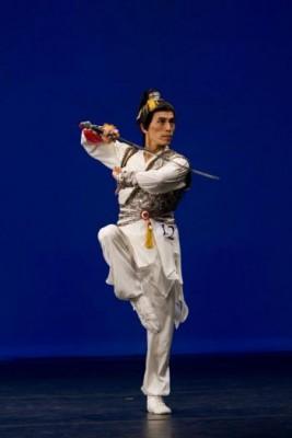Vinnaren i NTD: s 2007 års internationella danstävling, i kinesiska klassisk dans, Yungchia Chen, är en allround artist en mästare i artisteri, undervisning och koreografi. (Foto: Debora Cheng / Epoch Times)