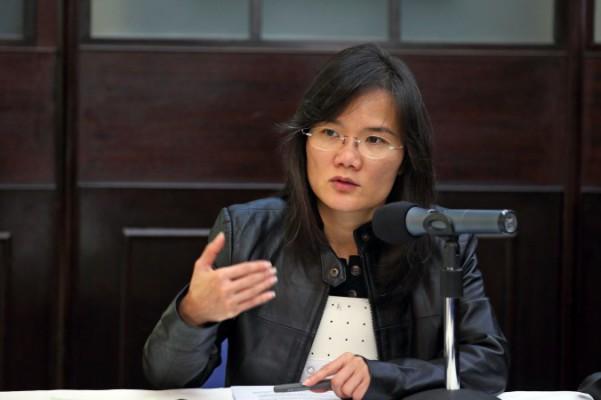 Serenade Woo, taleskvinna för International Federation of Journalists, talar vid Foreign Correspondents’ Club i Hongkong den 26 januari 2015. (Foto: Poon Cai Zhu/Epoch Times)
