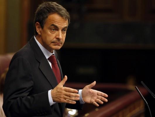 Spaniens premiärminister Jose Luis Rodriguez Zapatero meddelade om tuffa offentliga besparingar på Parlamentet i Madrid den 12 maj 2010. (Foto: AFP) 